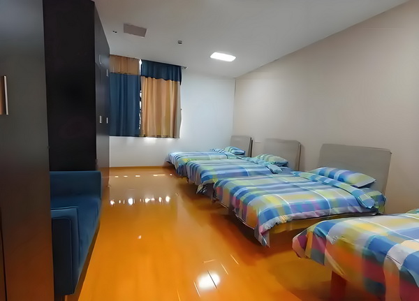 鲁梅尼格：拜仁无法像切尔西那样引援；巴黎是很好的建队例子