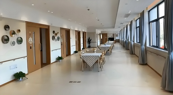 中专学历怎么入深户_53岁朱茵住山里开破车？ 住山里开破维服务【三